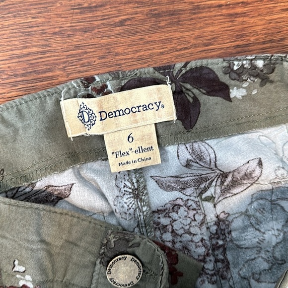 Democracy Floral Ankle Pants - Olive and Brown - Picture 8 of 9